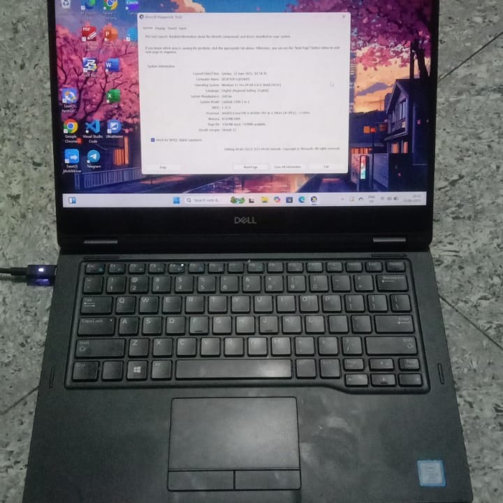 Latitude 7390